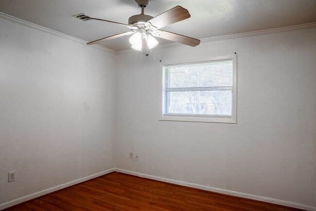 Building Photo - 213 Birch Dr