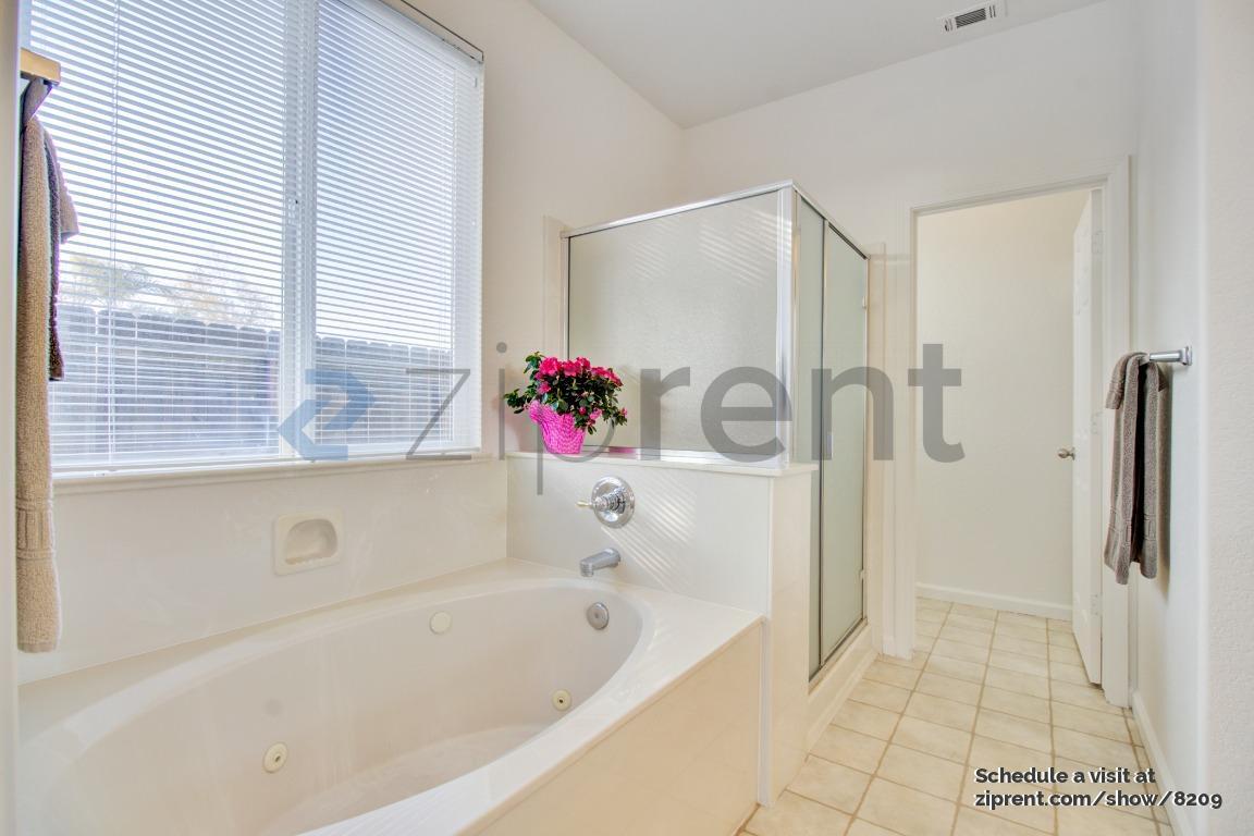 Building Photo - 808 Ann Marie Dr