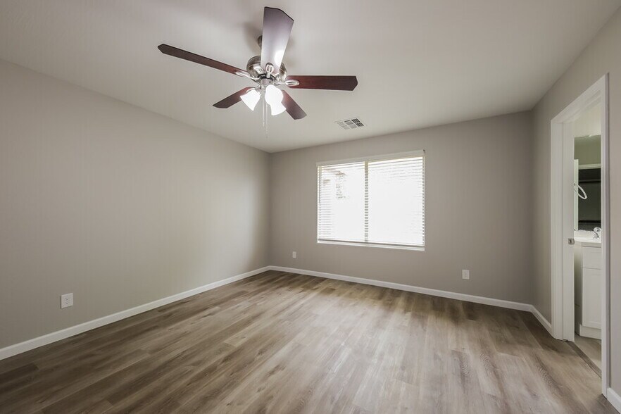 Building Photo - 2020 W Hasan Dr