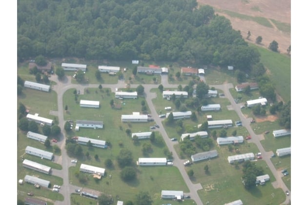 Aerial Photo - The Cherokees Pointe woods