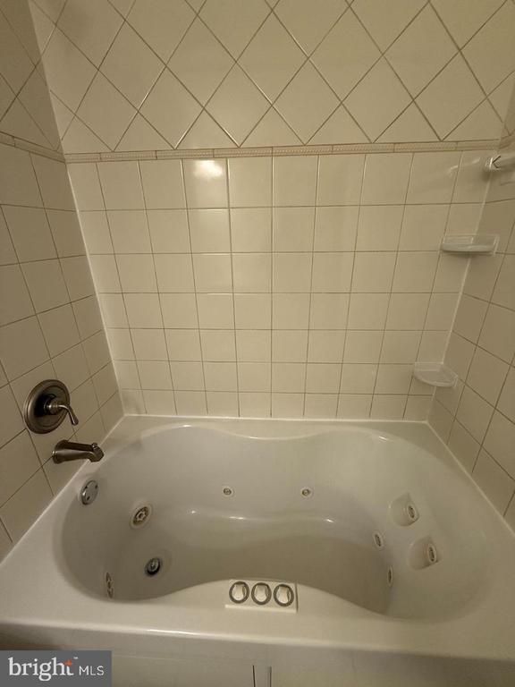 Building Photo - 11008 Saffold Way