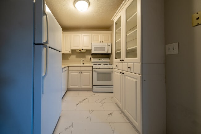 Building Photo - 7186 72nd Ln N