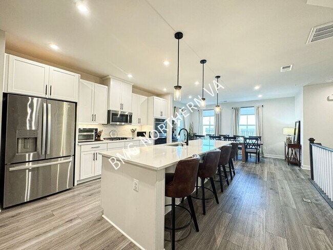 Building Photo - 1636 Kirkman St