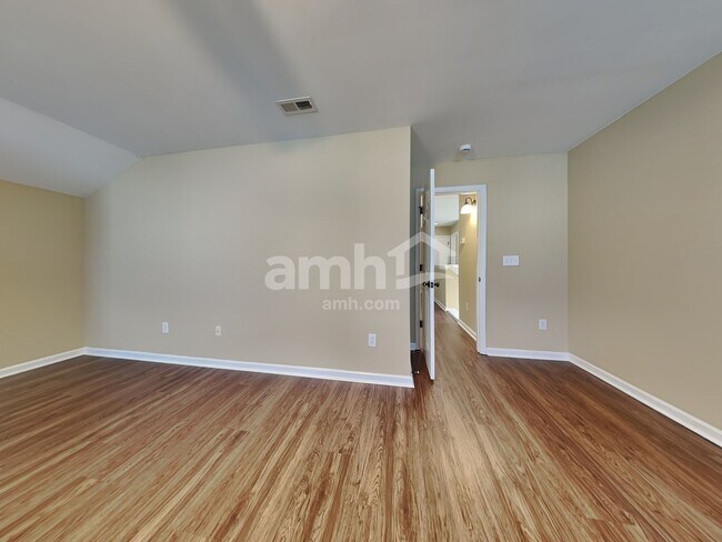 Building Photo - 173 Largess Ln