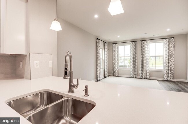 Building Photo - 24276 Thurso Sq