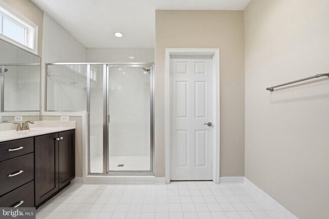 Building Photo - 42240 Hiddenwood Ln