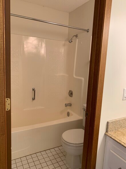 Master Bathroom - 10531 Cedar Lake Rd