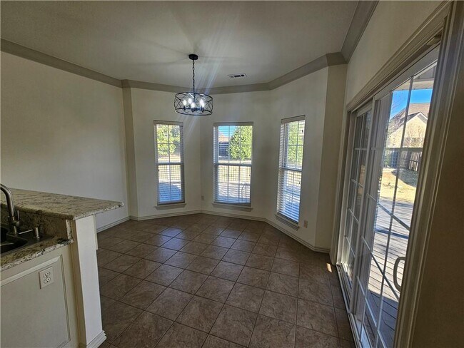 Building Photo - 2311 S Mont Blanc Ave