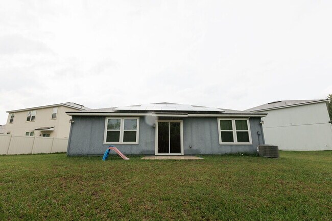 Building Photo - 4 Bedroom 2 bath home for rent