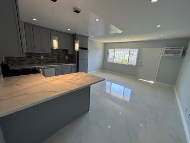 Building Photo - 4660 Kester Ave