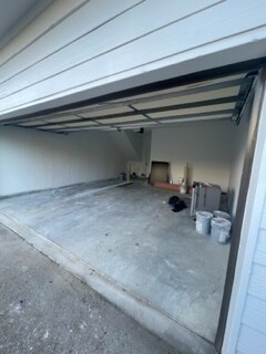 Building Photo - 636 Northwoods Trl