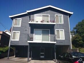 Building Photo - Spacious 2 Bedroom, 1 Bathroom Apartment w...