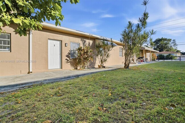 Building Photo - 2445 SW 18th St