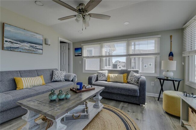 Building Photo - 20 Lane 2