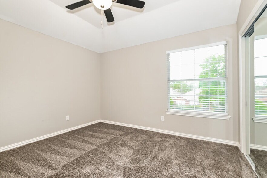 Building Photo - 1506 Rancho Dr