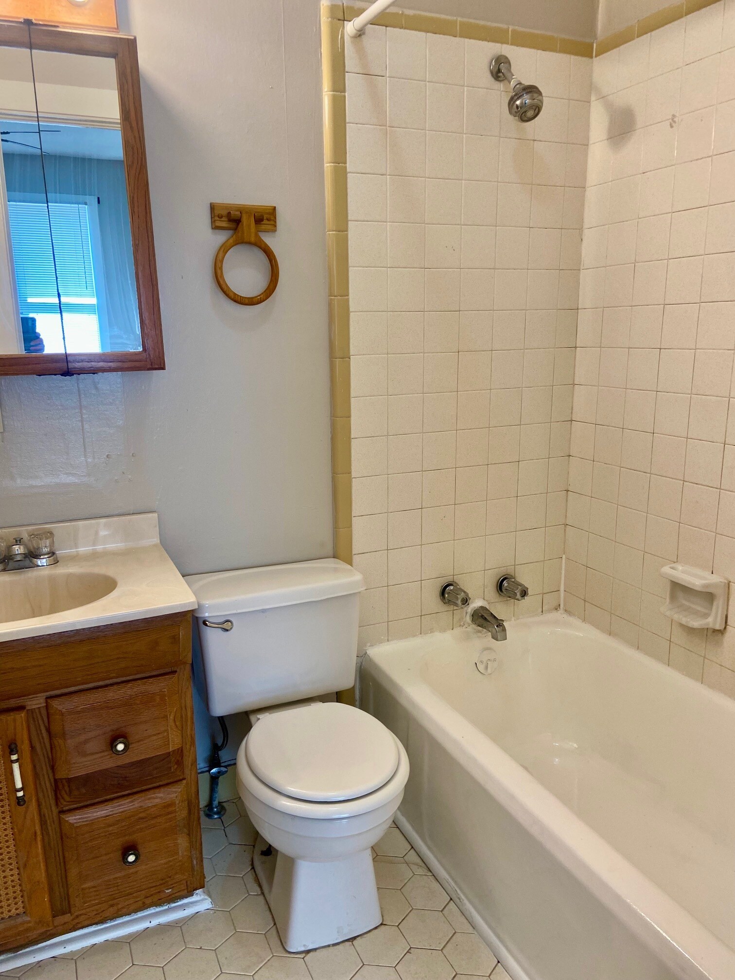 Building Photo - 516 10th Ct S