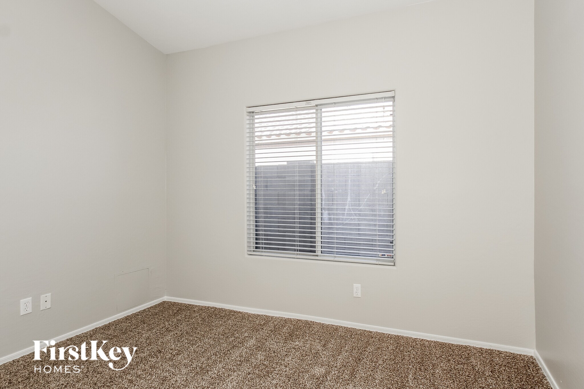 Building Photo - 11029 W Almeria Rd