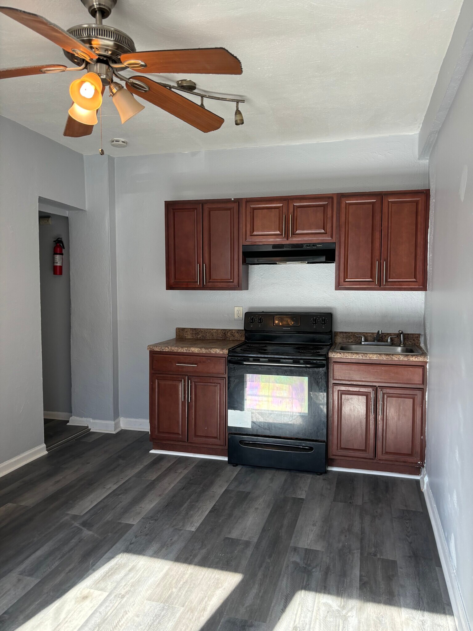 168 Elmwood G - 165 Elmwood Ave