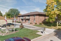 Building Photo - MEADOW MANOR