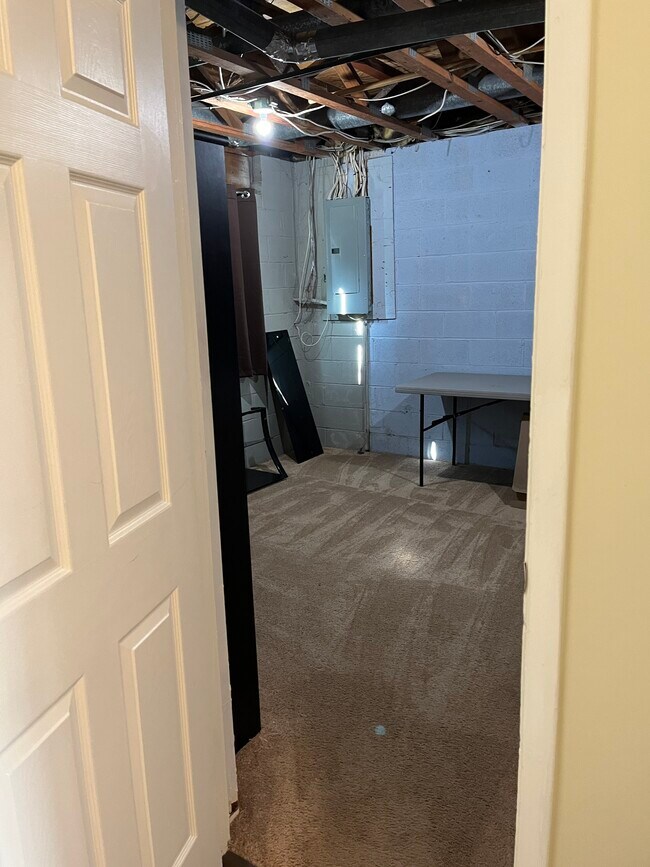 Building Photo - 2 Wimbledon Ln