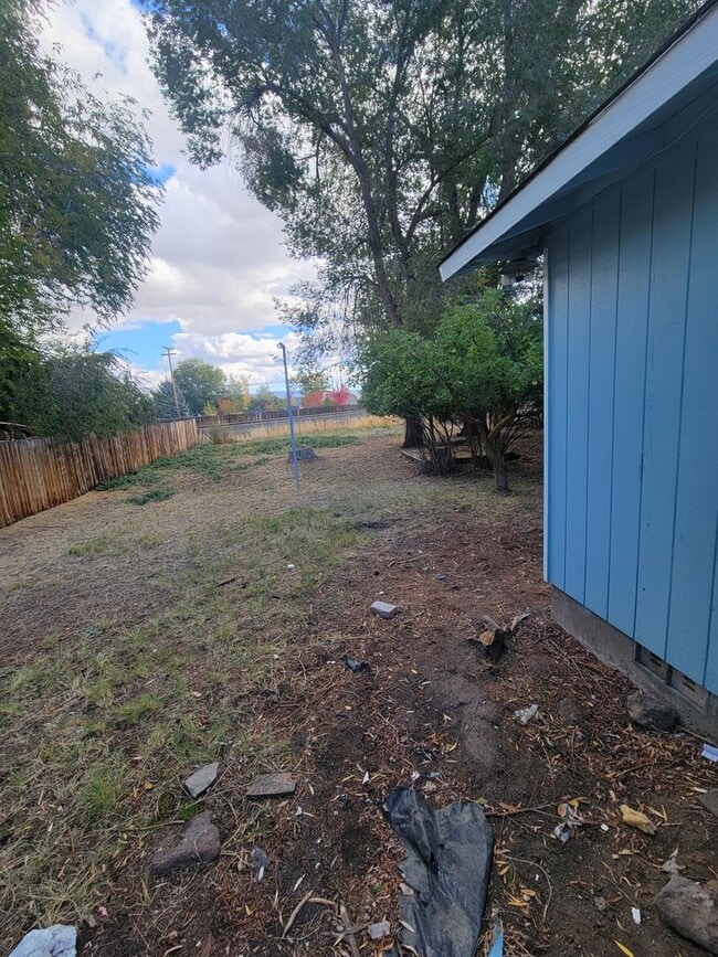 Building Photo - 3 bed/2 bath