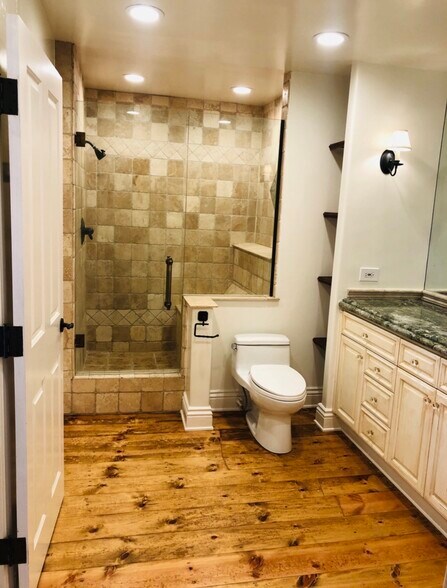 Building Photo - 754 Old Topanga Canyon Rd