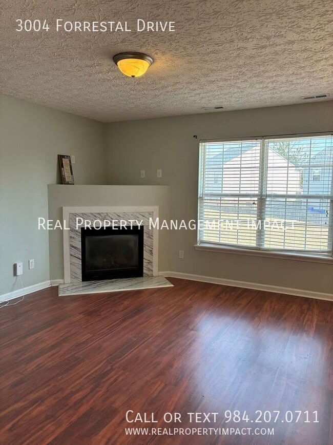 Building Photo - 3004 Forrestal Dr