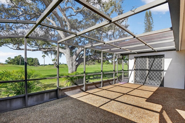 Building Photo - 661 Hollows Cir