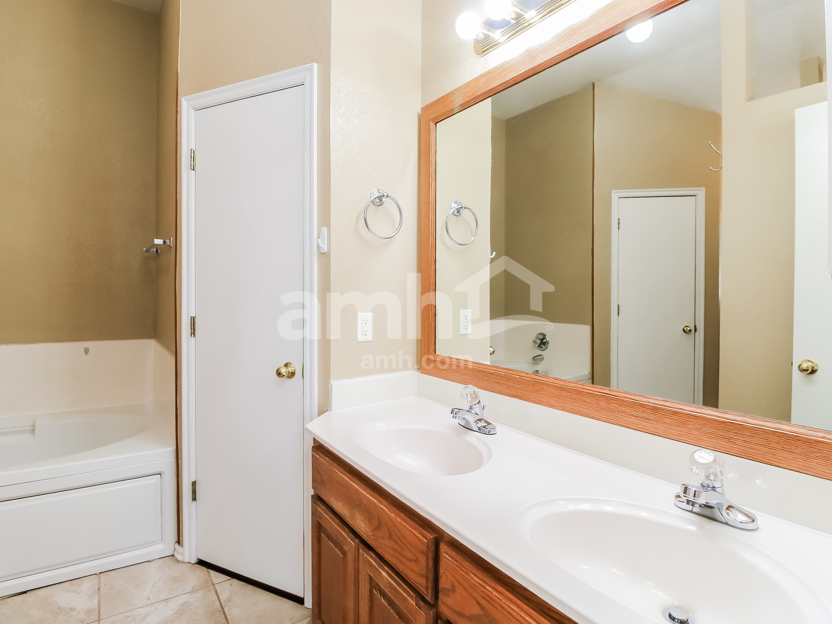 Building Photo - 700 SW 156th Pl