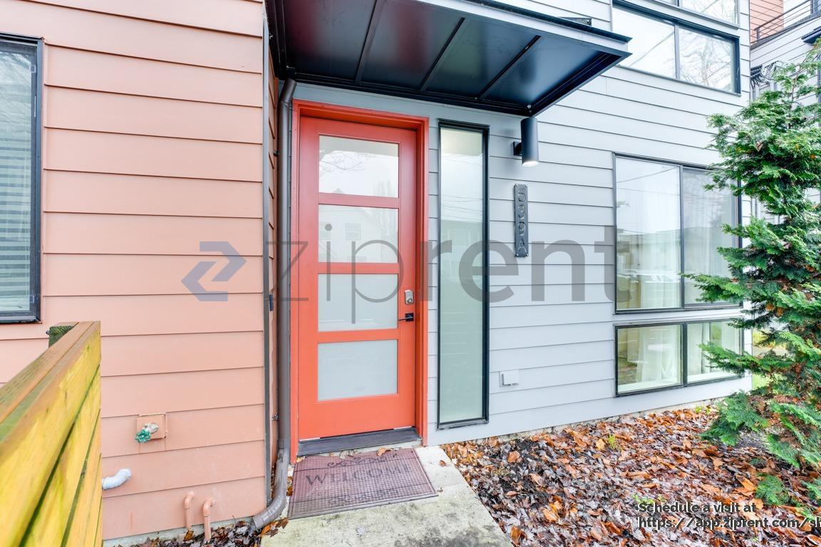 Building Photo - 539 S Cloverdale St