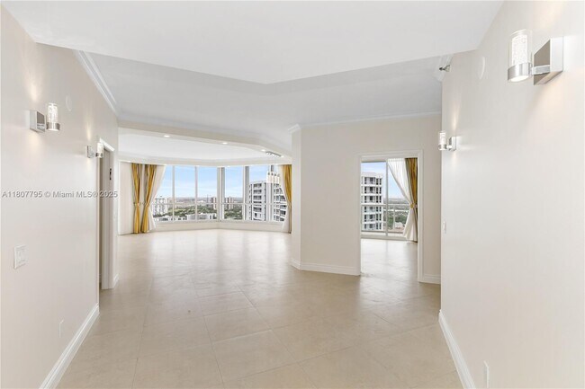 Building Photo - 21150 Point Pl