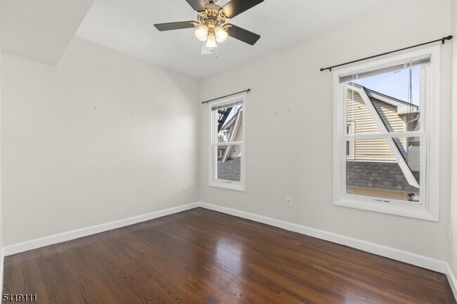 Building Photo - 7 Rosedale Ave