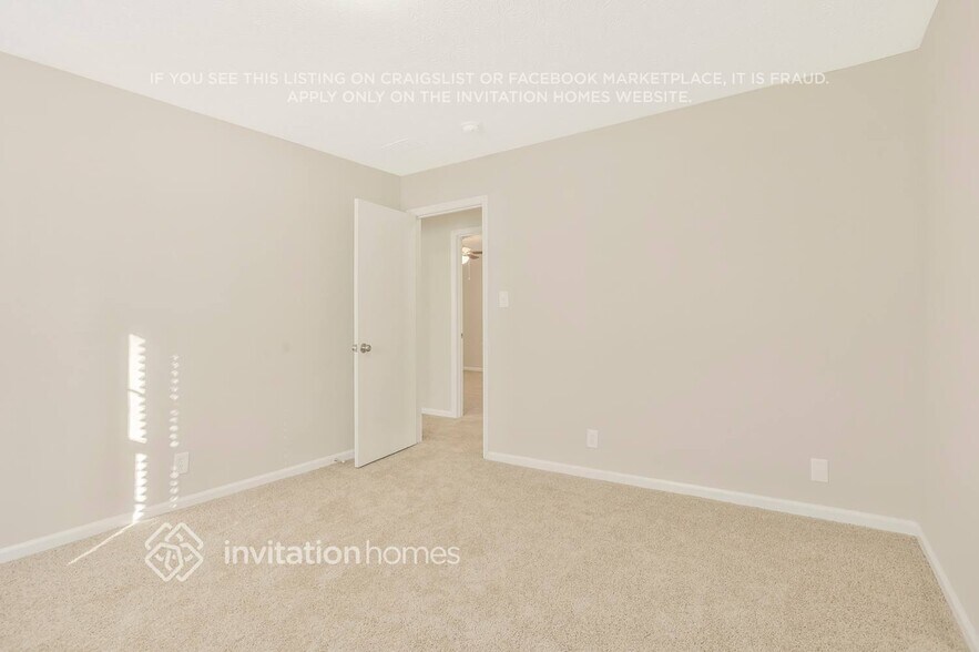 Building Photo - 2400 Lansdowne Ct NW