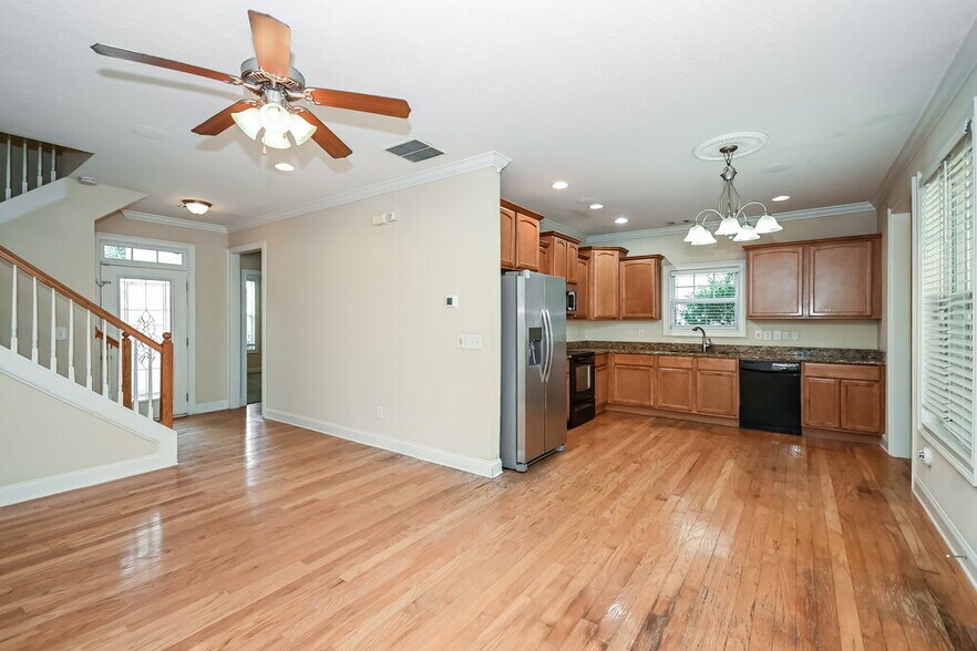 Building Photo - 14 Courtyard Ln