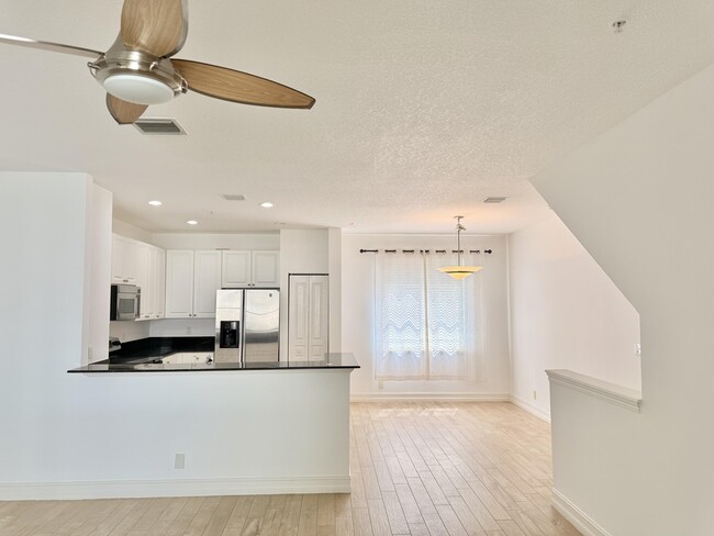 Building Photo - 332 Atlantic Grove Way
