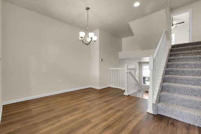 Building Photo - $2,695- 3 Bed, 3 Bath Updated Townhouse wi...
