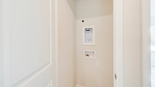 Building Photo - 5509 Swaling St