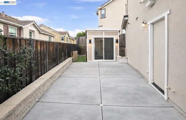 Building Photo - 310 Elworthy Ranch Cir