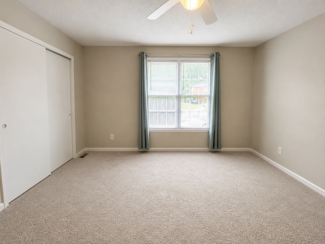 Building Photo - 113 Manorwood Court Unit C