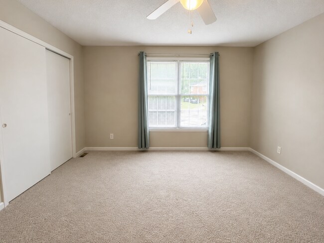 Building Photo - 113 Manorwood Ct