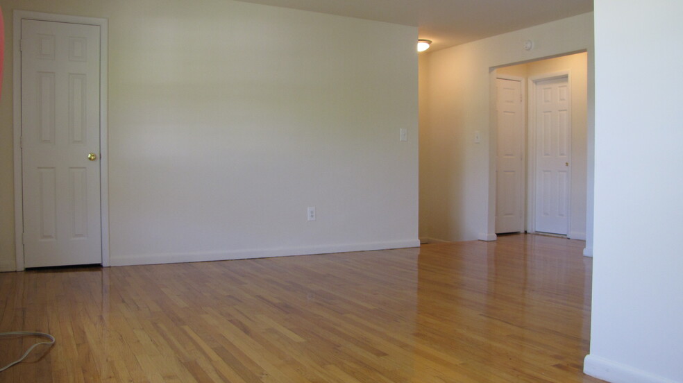 Interior Photo - Pompton Hills