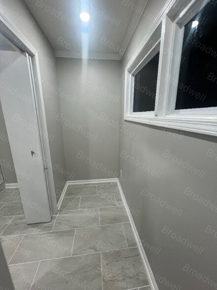 Building Photo - 955 Byron Dr SW