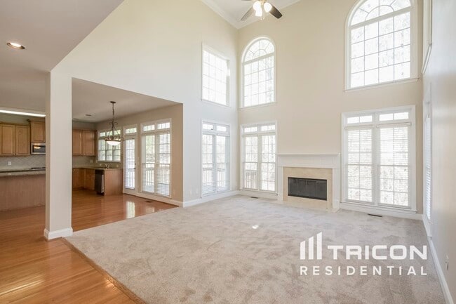 Building Photo - 3530 Renaissance Cir
