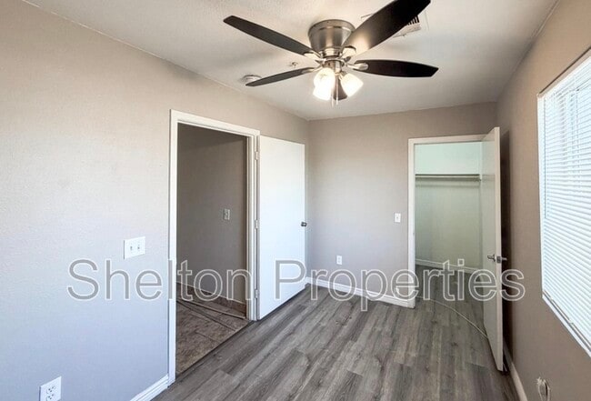Building Photo - 6301 W Earll Dr