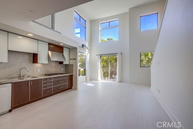 Building Photo - 3 Delancy