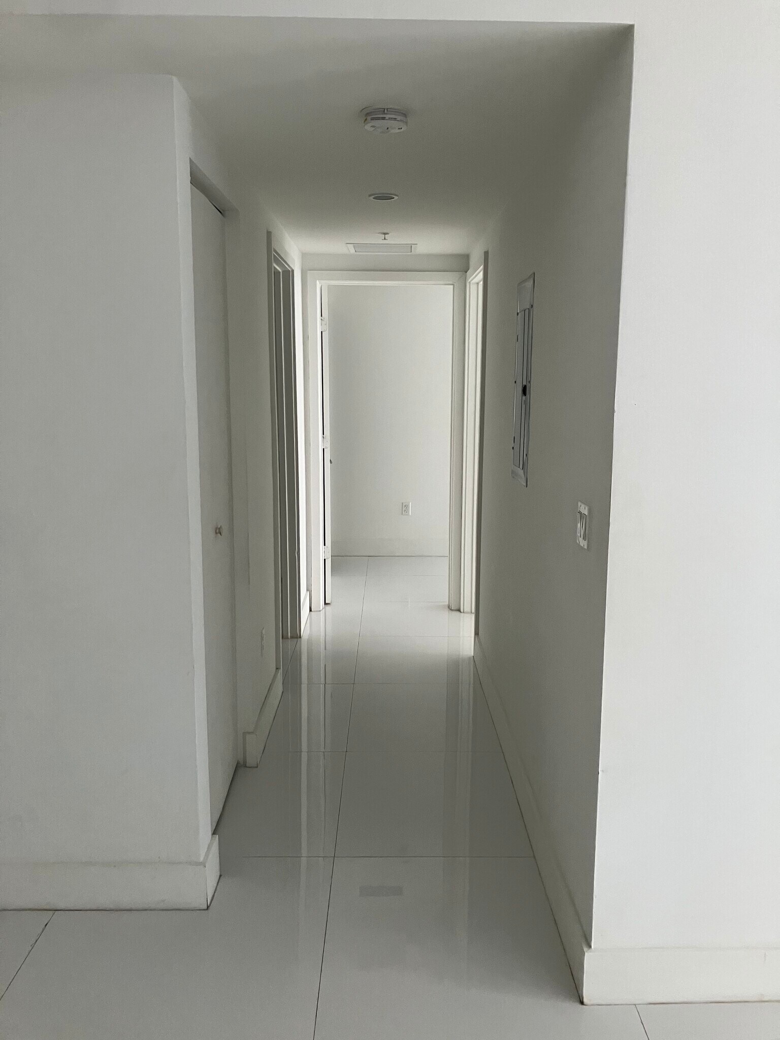 Building Photo - 1010 SW 2nd Ave