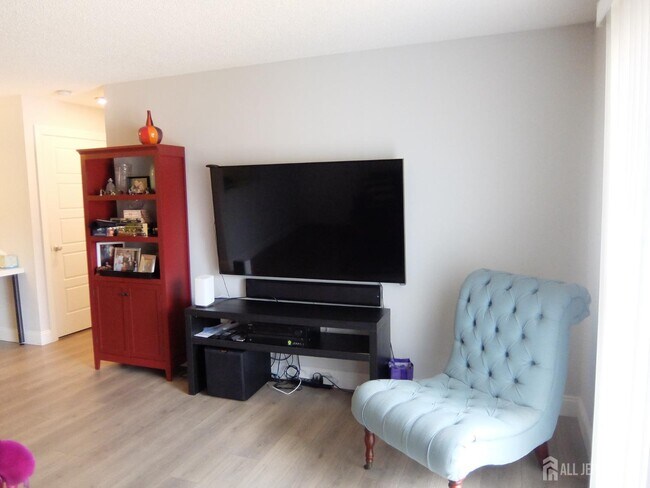 Building Photo - 5307 Ravens Crest Dr