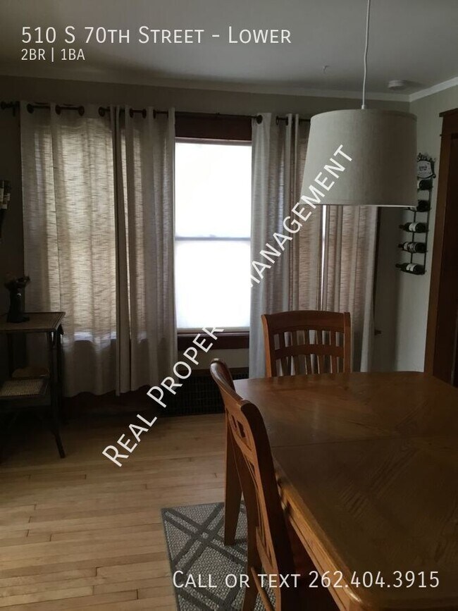 Building Photo - 510 S 70th St