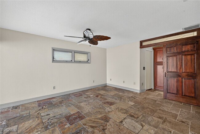 Building Photo - 1921 SE 36th St