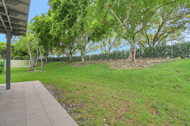 Building Photo - 6041 SW 195th Ave